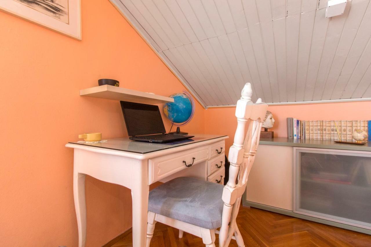 Moonshine Apartment With Magnificent View シベニク エクステリア 写真