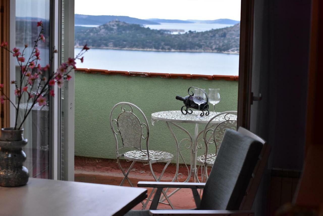 Moonshine Apartment With Magnificent View シベニク エクステリア 写真